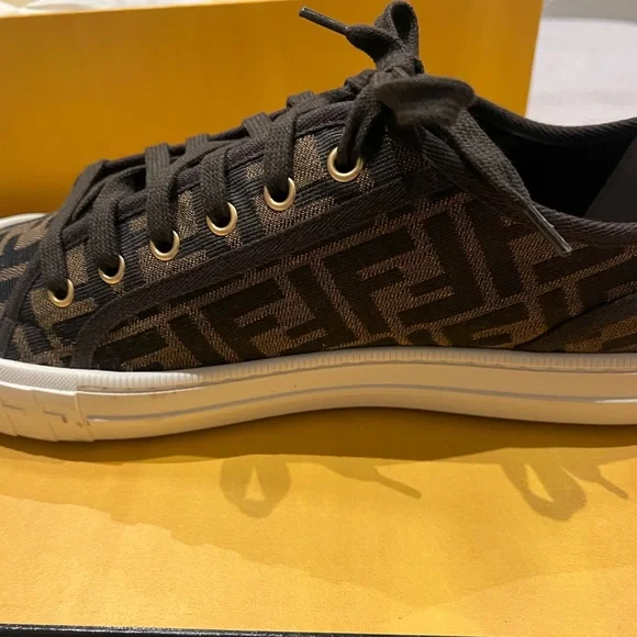 Men's Black Patterned Sneakers